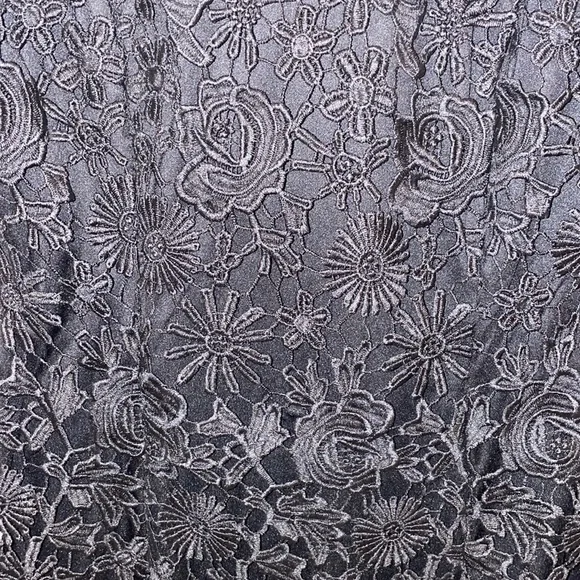 Women’s Black Floral Lulus Dress - Picture 2 of 3